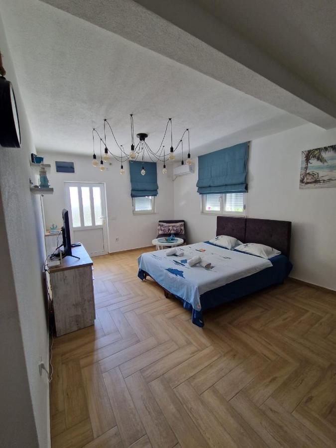 Studio Apartman Happy Home Tivat Extérieur photo